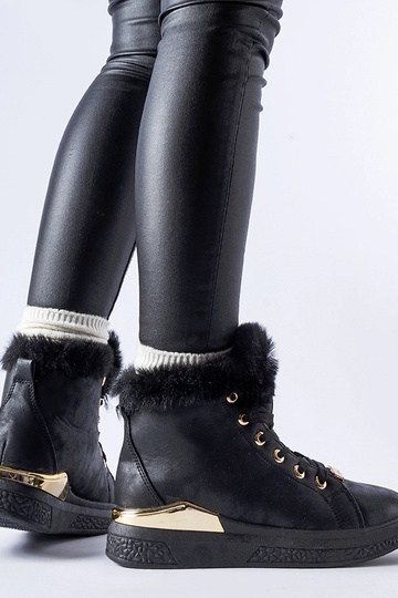 Čierne zateplené vysoké...