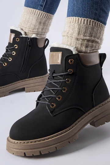 Čierne zateplené čižmy...