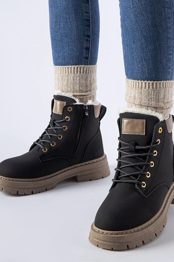 Čierne zateplené čižmy... 2