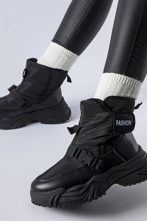 Čierne zateplené snehule so suchým...