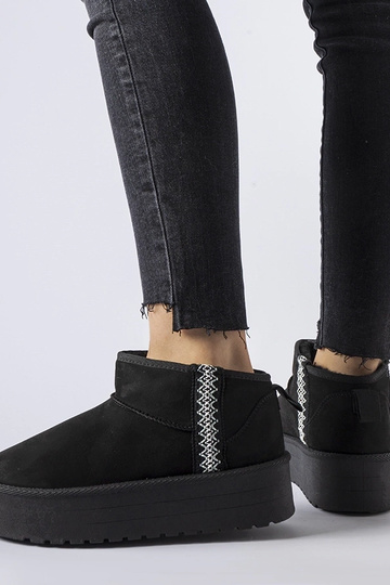 Čierne snehule na platforme... 2