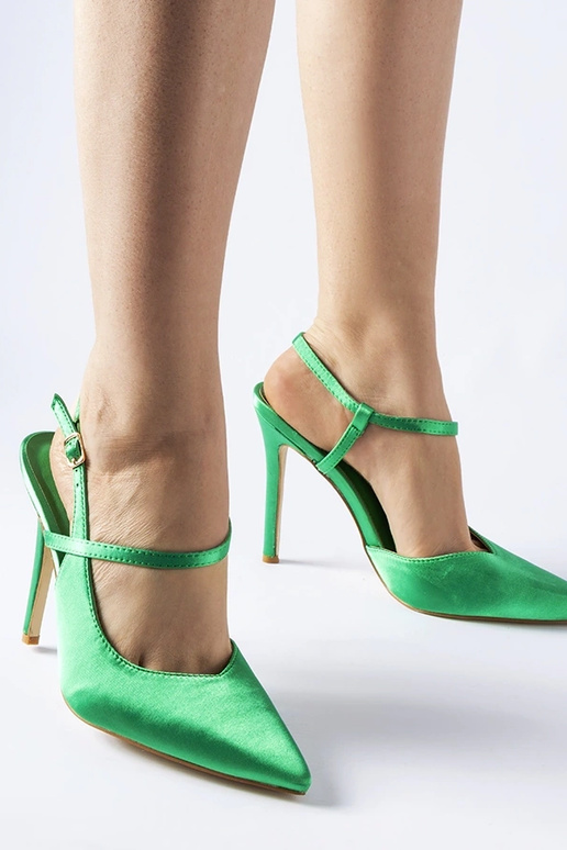 Zelené lodičky s odhalenou pätou... Zelené lodičky s odhalenou pätou...