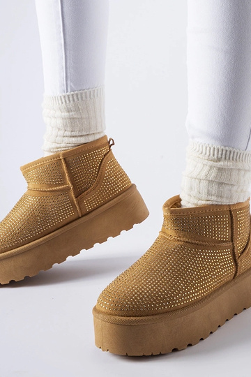 Hnedé snehule so zirkónmi...