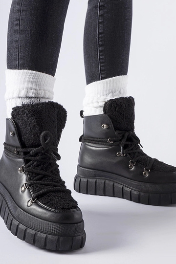 Čierne členkové čižmy na...