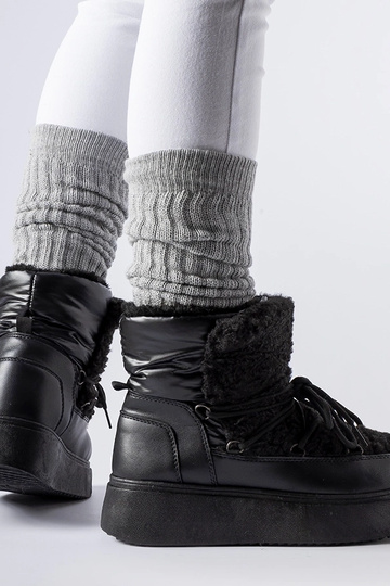 Čierne snehule na masívnej...