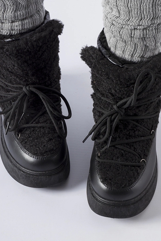 Čierne snehule na masívnej platforme...