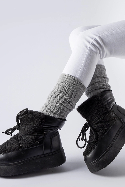 Čierne snehule na masívnej platforme...