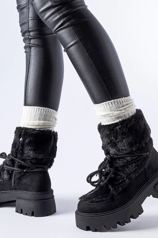 Čierne kotníkové topánky s ozdobnou...