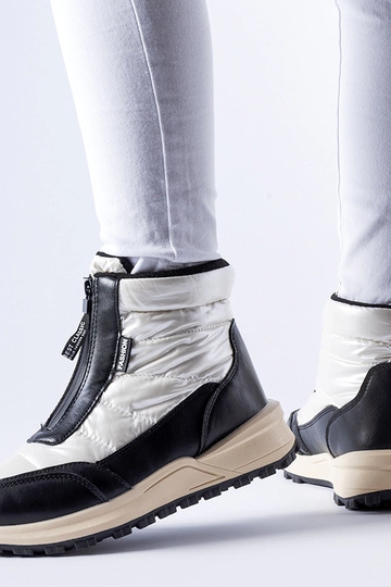 Biele zateplené snehule...