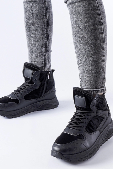 Čierne zateplené vysoké...