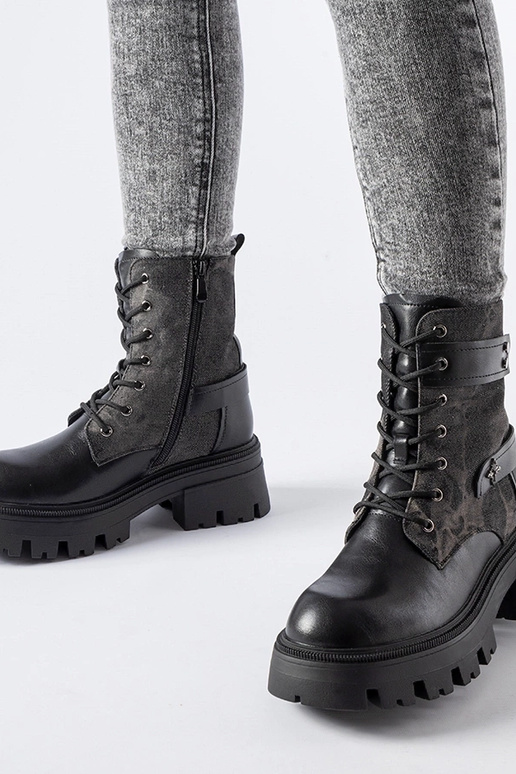 Čierne zateplené topánky s...