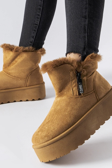 Hnedé snehule na platforme... 2