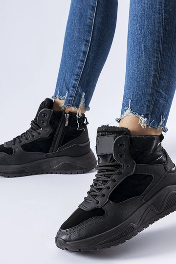 Čierne zateplené športové... 2