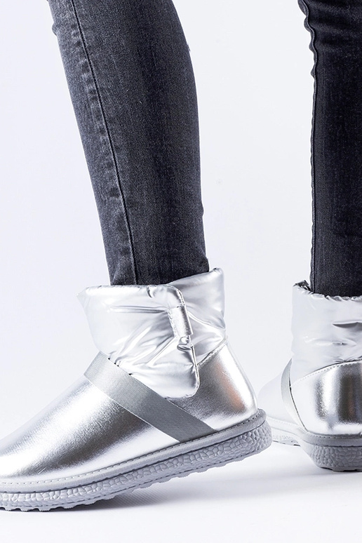 Delaune strieborné lesklé krátke snehule