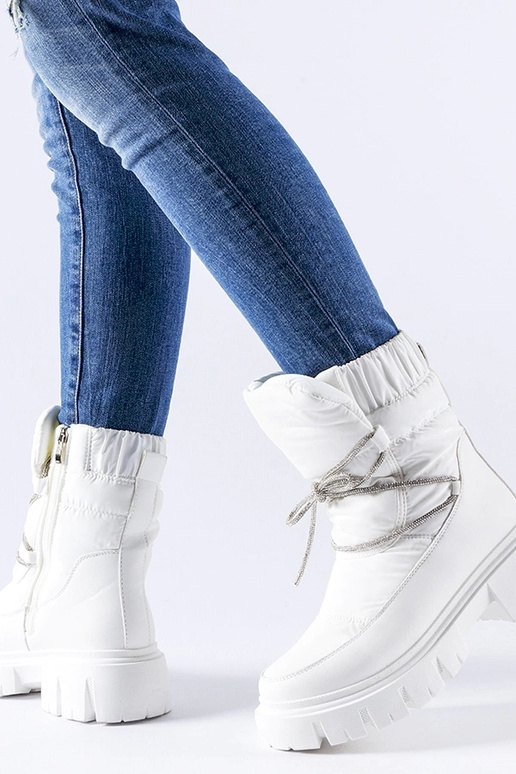 Biele snehule so zirkónmi Pettenasco