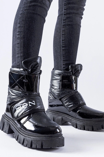 Čierne zateplené snehule...