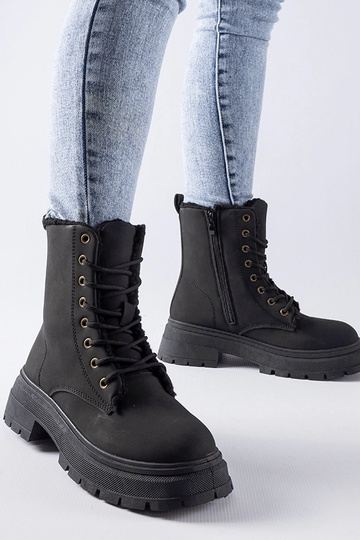 Čierne zateplené traperky...