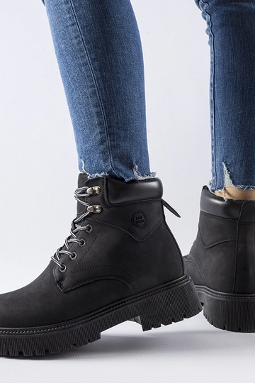 Čierna zateplená klasická... 2