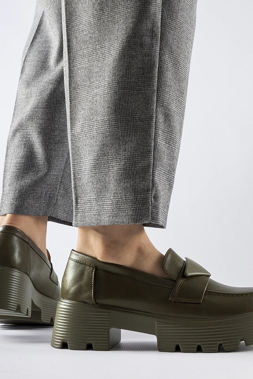 Zelené mokasíny s masívnou podrážkou...