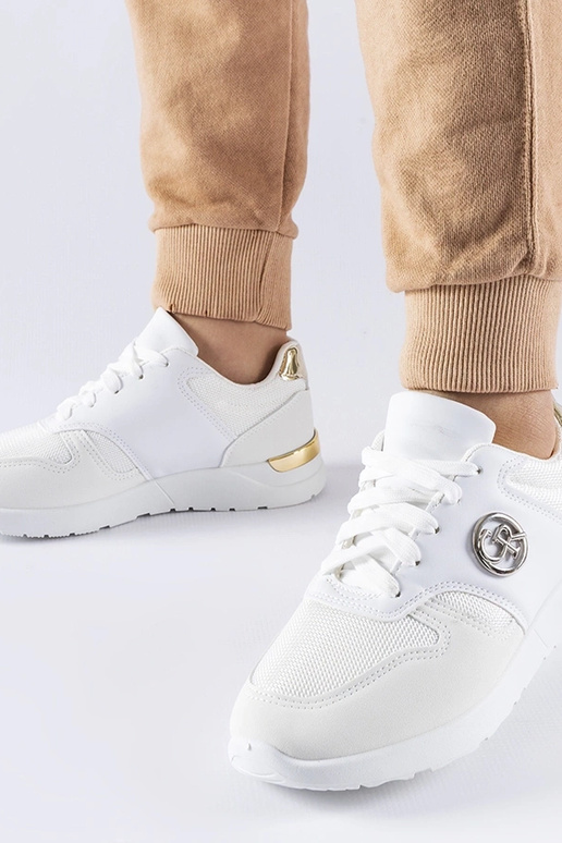 Almenno biele športové tenisky