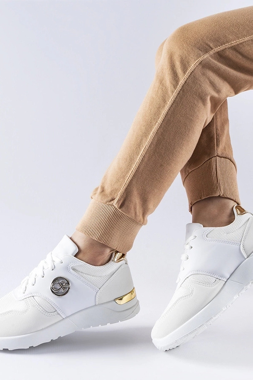 Almenno biele športové tenisky