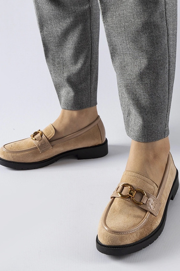 Béžové mokasíny s prackou...