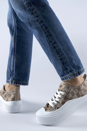 Hnedé tenisky zdobené...