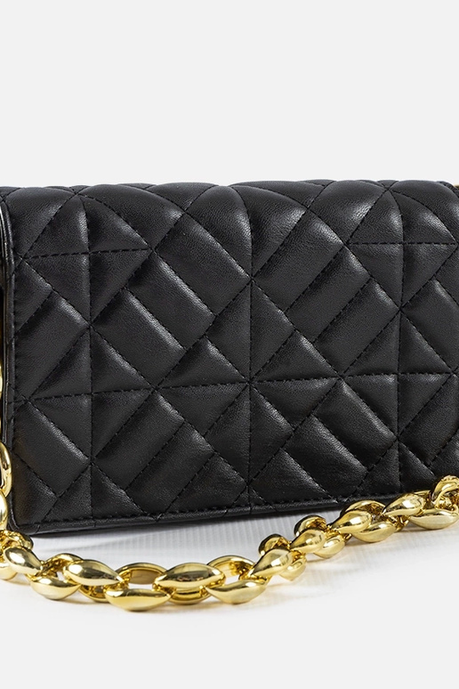 Čierna prešívaná taška cez rameno...