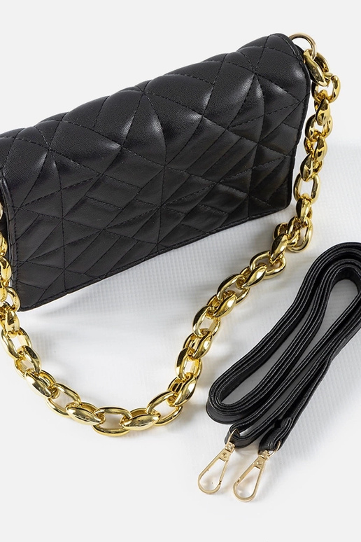 Čierna prešívaná taška cez rameno...