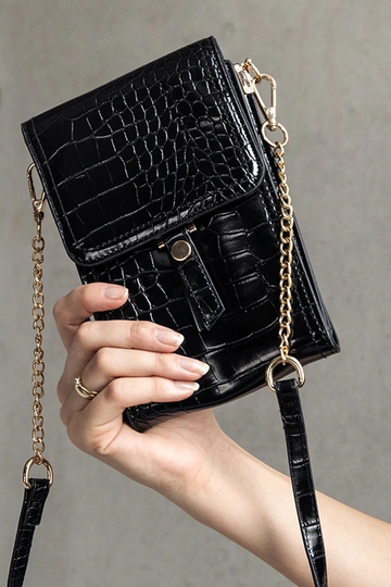 Čierna taška zdobená razbou... 2