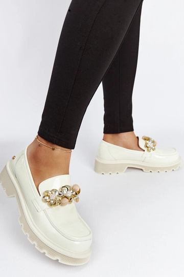 Bežové lakované kožené...