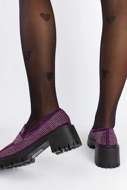 Fialové mokasíny s masívnym opätkom...