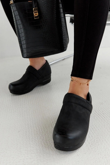 Čierne topánky na platforme...