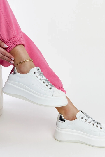 Biele tenisky na platforme... 2