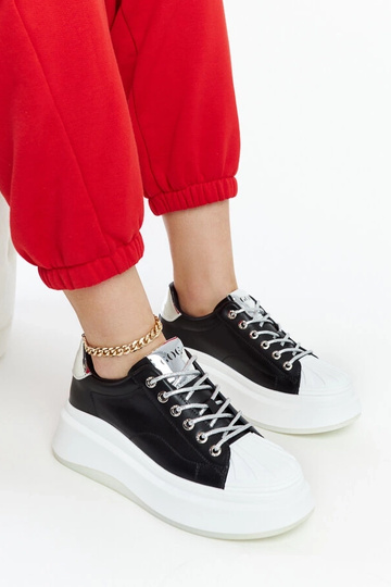 Čierne sneakersy na platforme GOE NN2N4034