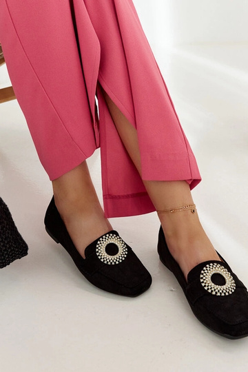 Čierne mokasíny zdobené...