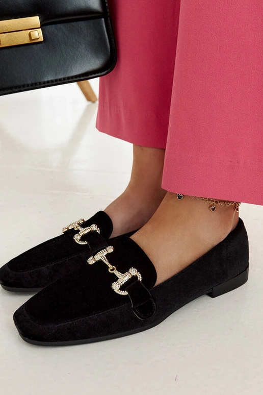 Čierne zamatové mokasíny so zirkónmi...