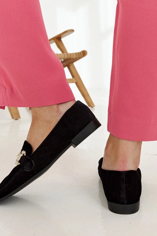 Čierne zamatové mokasíny so zirkónmi...