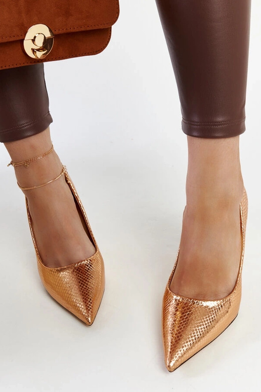 Vína šampanské lakované lodičky