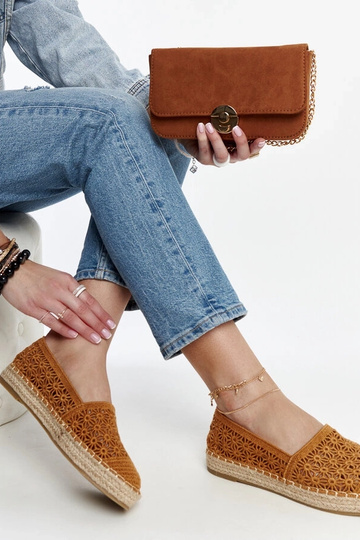 Hnedé čipkované espadrilky Samra na platforme 2