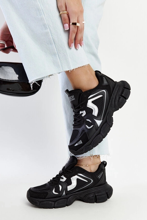 Čierne tenisky s masívnou jakobínskou...