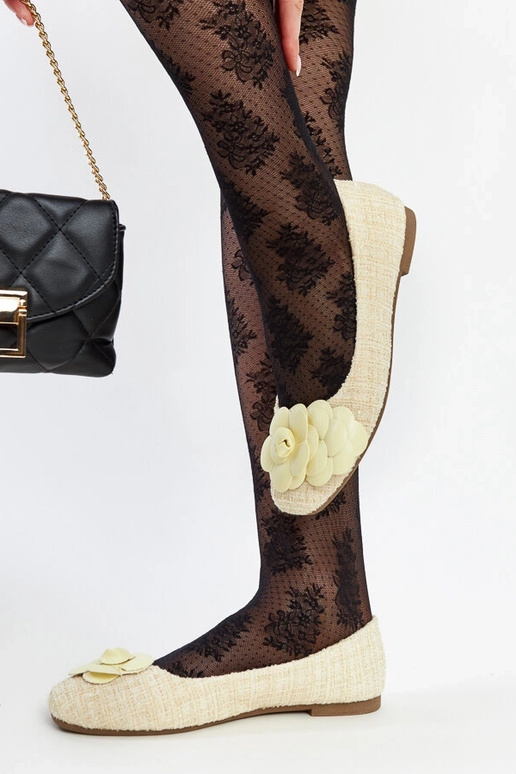 Žlté balerínky s ozdobným kvetom Mateja