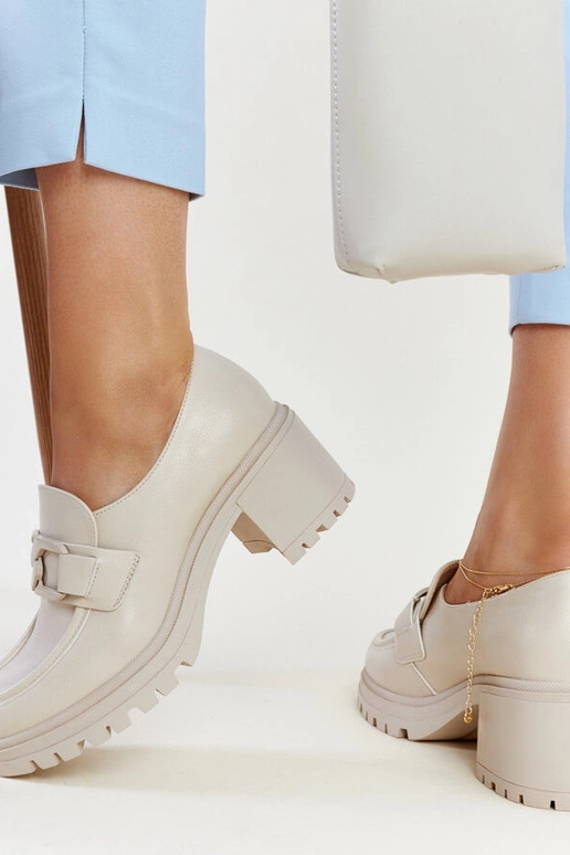 Béžové poltopánky so koženou vložkou... Béžové poltopánky so koženou vložkou...