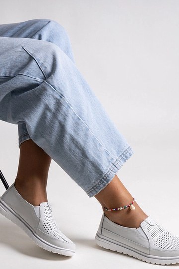 Svetlosivé kožené... 2