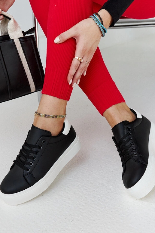 Čiernobiele tenisky s hrubou...