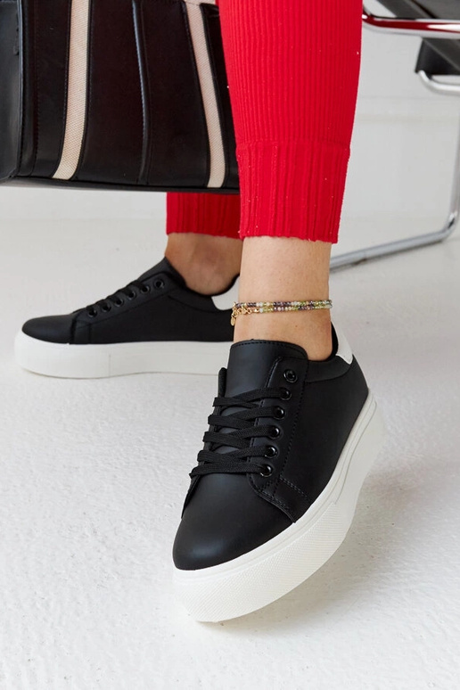 Čiernobiele tenisky s hrubou...