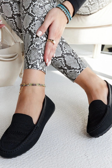 Čierne látkové mokasíny...