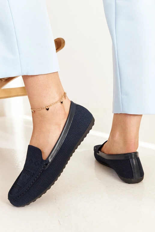 Námornícko modré látkové mokasíny...