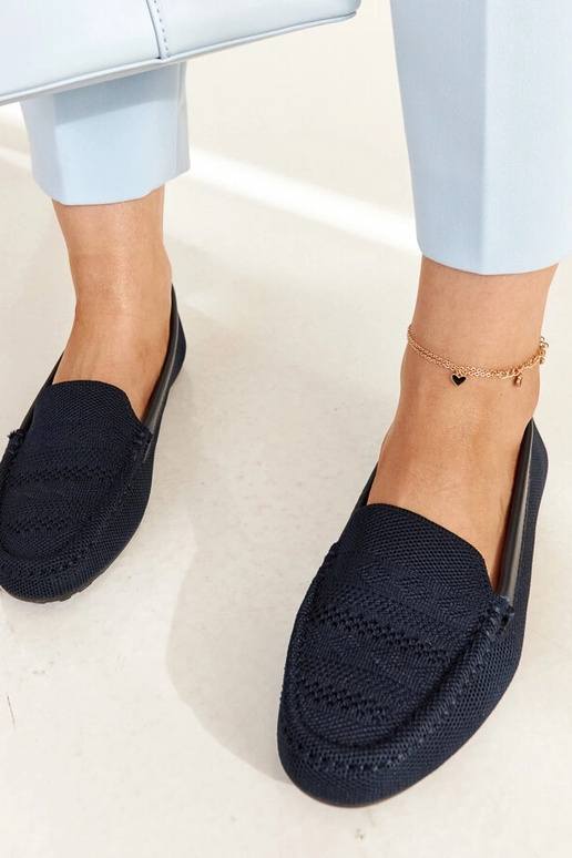 Námornícko modré látkové mokasíny...