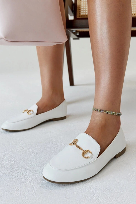 Mokasíny s bielou sponou Erminia